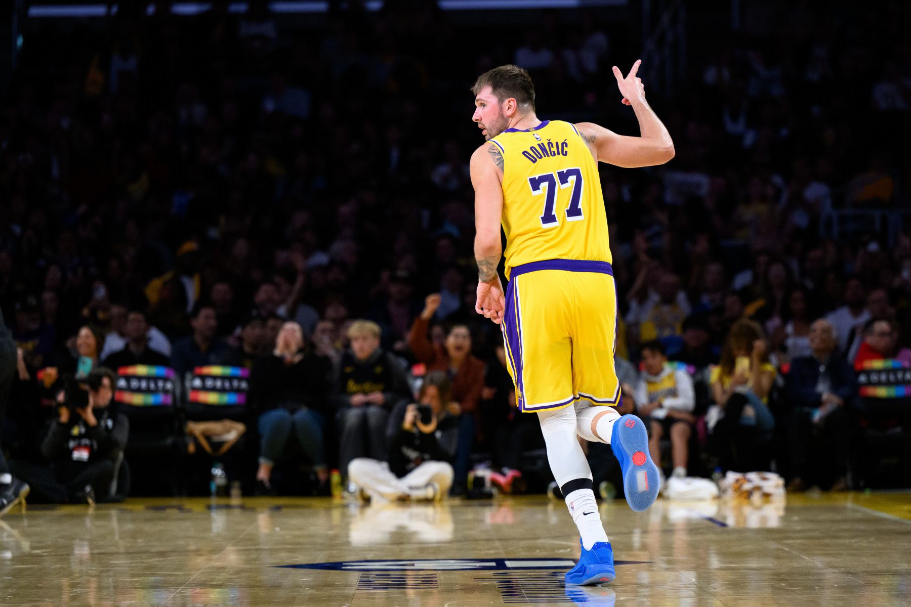 Stabile Ausgabe! Doncic machte 13 von 17 Freiwürfen und erzielte 35 Punkte, 9 Rebounds, 13 Assists und 5 Interceptions.