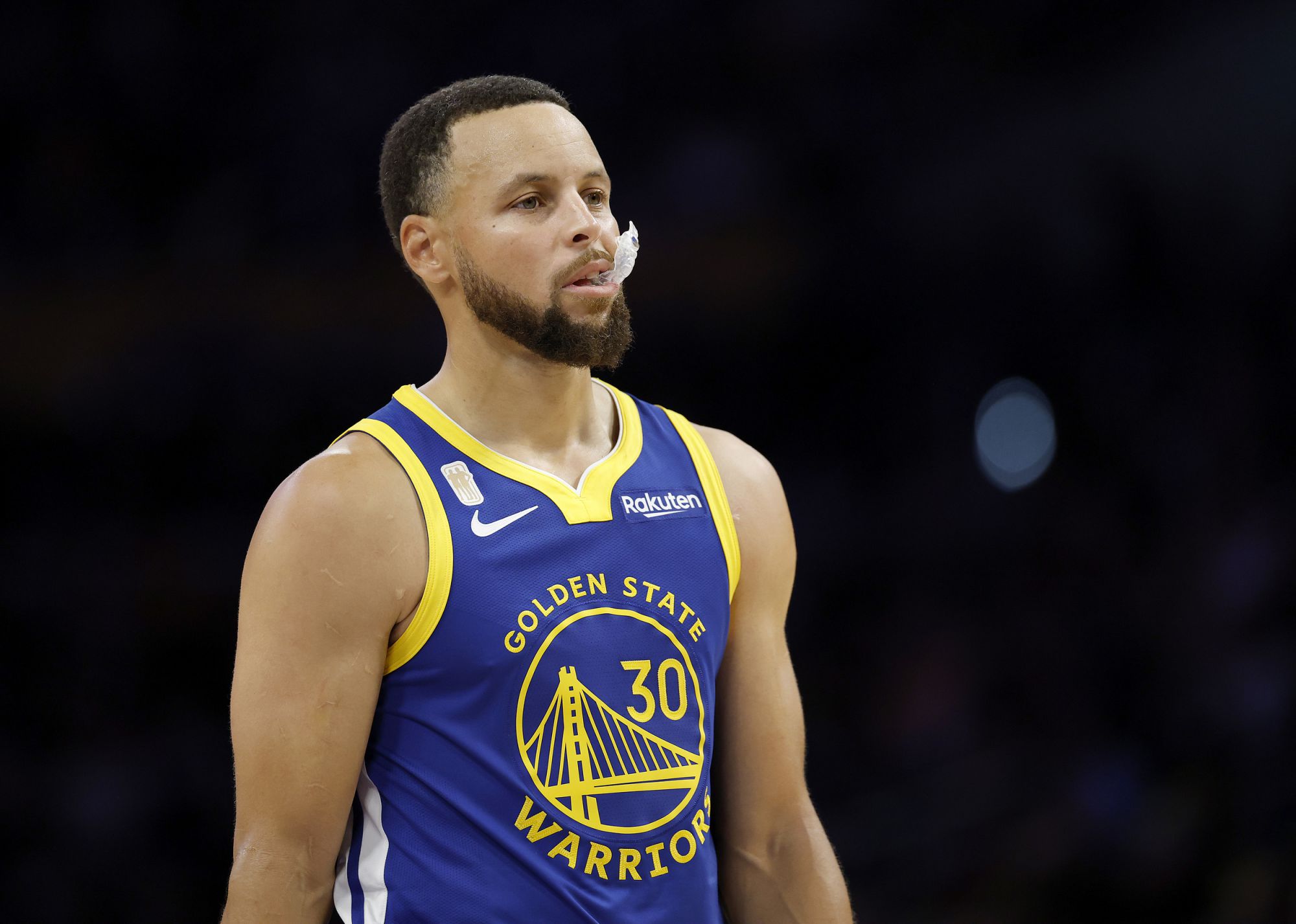 Die erfahrenen Teammitglieder brachen noch am selben Tag aus! Curry erzielte 49 Punkte, Harden hatte ein Triple-Double von über 40 und Durant hatte 30 Punkte.