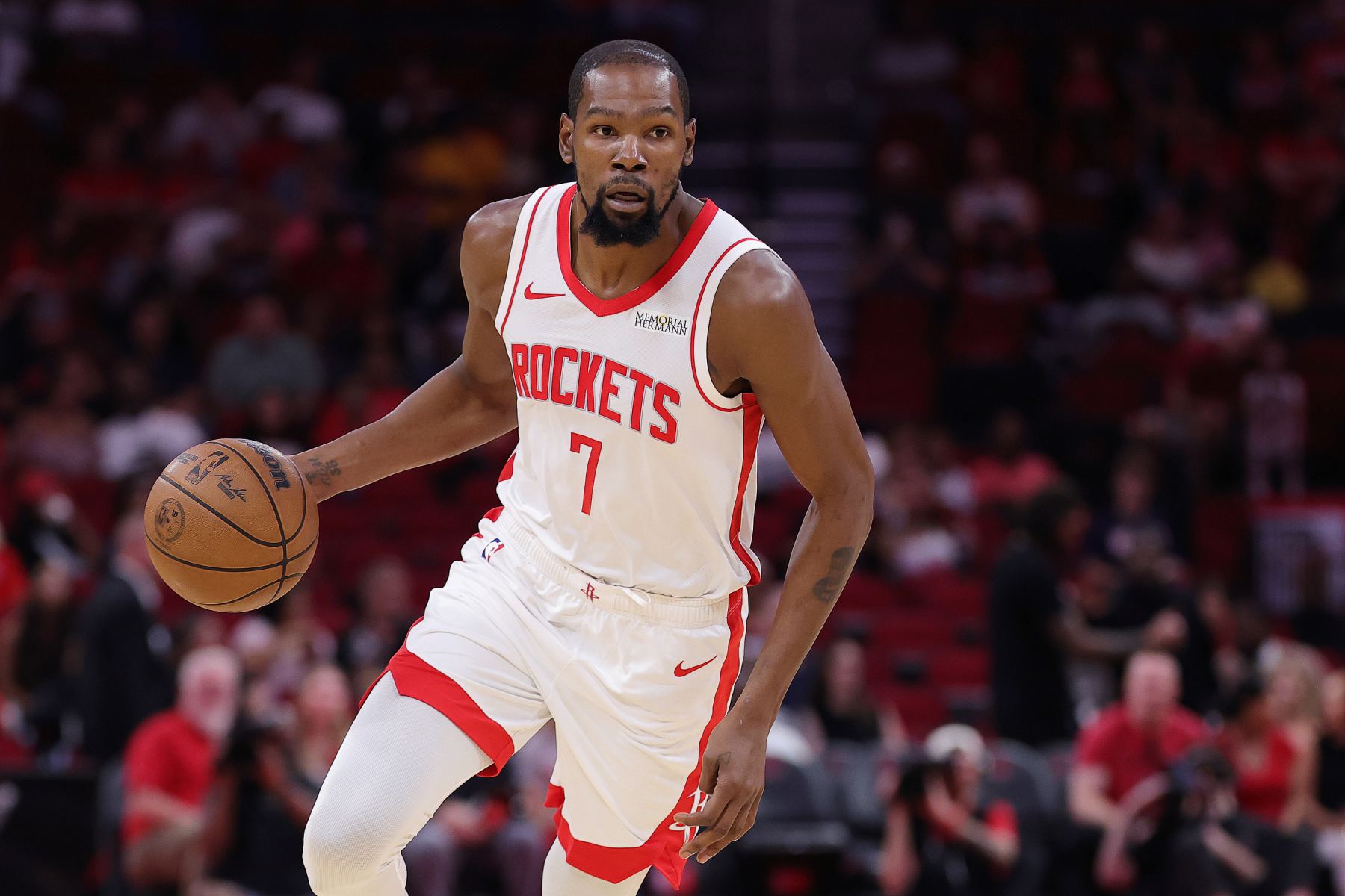 Durant machte 8 von 12 Schüssen in der Halbzeit und erzielte 20 Punkte, womit er in 30 aufeinanderfolgenden Spielen mehr als 20 Punkte gegen die Trail Blazers erzielte.
